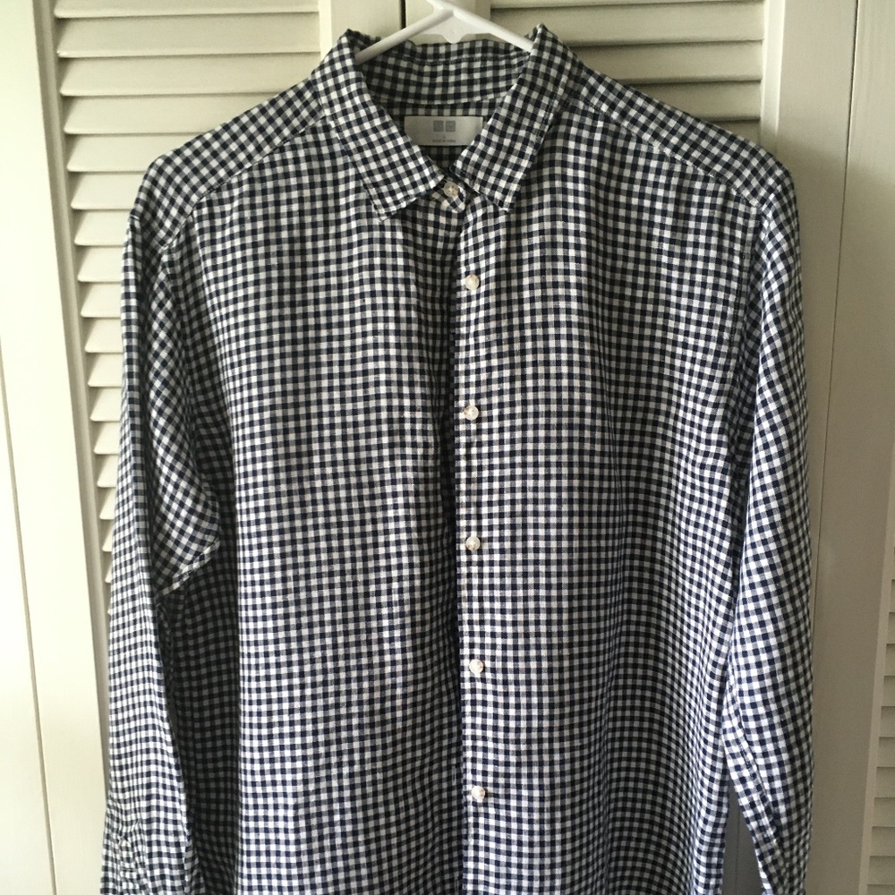 Uniqlo linen buttondown shirt, size large